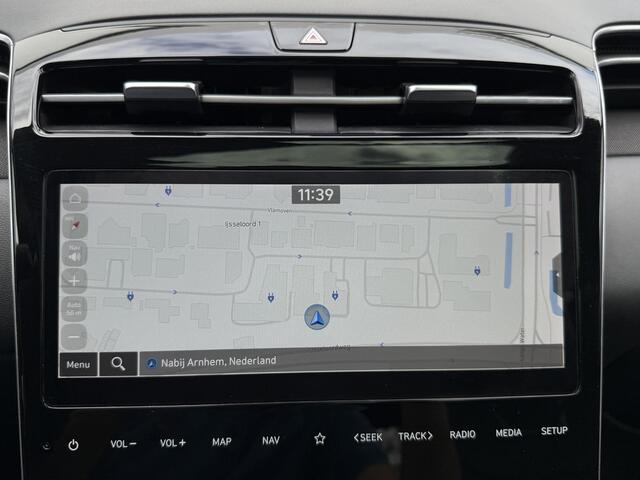 Hyundai TUCSON 1.6 T-GDI PHEV Premium Sky 4WD / Lederen Bekleding / NL auto / Open dak / Stoel verwarming en Ventilatie / 19" Lm velgen / Fabrieksgarantie t/m 10-2028 /