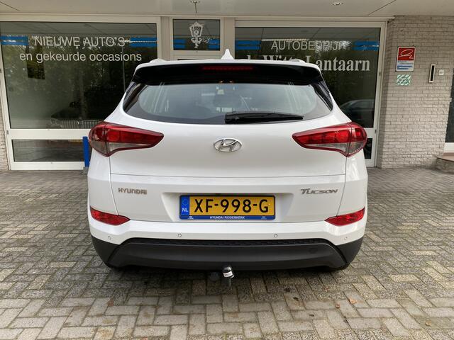 Hyundai TUCSON 1.6 GDi Comfort Navigatie/Achteruitr.camera/Cruisecontrole/Verw. voorstoelen /Autom. Airco/Parkeersens. V+A/Elektr. inkl.bare verw. buitenspiegels/Multifunct. Stuur/Mistlampen Voor/Dakrails/Leder versn.pook