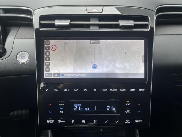 Hyundai TUCSON 1.6 T-GDI PHEV Comfort 4WD / Dealer onderhouden / Navigatie / Apple carplay & Android auto / Stoelverwarming / Adaptieve cruise control / Climate control / 19" Licht metalenvelgen /