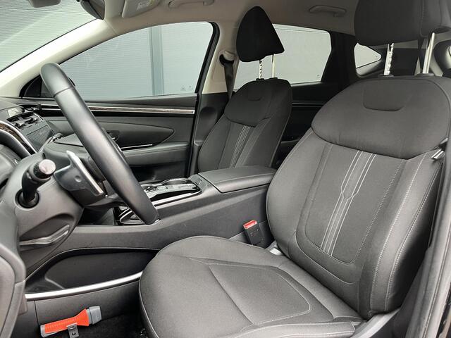 Hyundai TUCSON 1.6 T-GDI PHEV Comfort 4WD / Dealer onderhouden / Navigatie / Apple carplay & Android auto / Stoelverwarming / Adaptieve cruise control / Climate control / 19" Licht metalenvelgen /