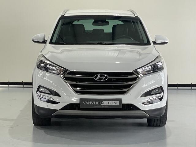 Hyundai TUCSON 1.7 CRDi HP Premium Automaat / Camera / Navi / Leder / Trekhaak