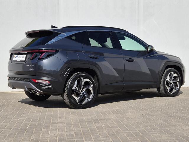 Hyundai TUCSON 1.6 T-GDI PHEV Comfort Smart 4WD Automaat / Accu SoH 100% / Trekhaak / 1350KG Trekgewicht / Navigatie / Achteruitrijcamera / Apple Carplay Android Auto / Stuur- en Stoelverwarming / Adaptief cruise control / Dealer onderhouden /