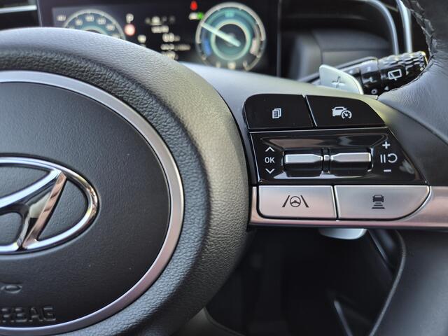 Hyundai TUCSON 1.6 T-GDI PHEV Comfort Smart 4WD Automaat / Accu SoH 100% / Trekhaak / 1350KG Trekgewicht / Navigatie / Achteruitrijcamera / Apple Carplay Android Auto / Stuur- en Stoelverwarming / Adaptief cruise control / Dealer onderhouden /