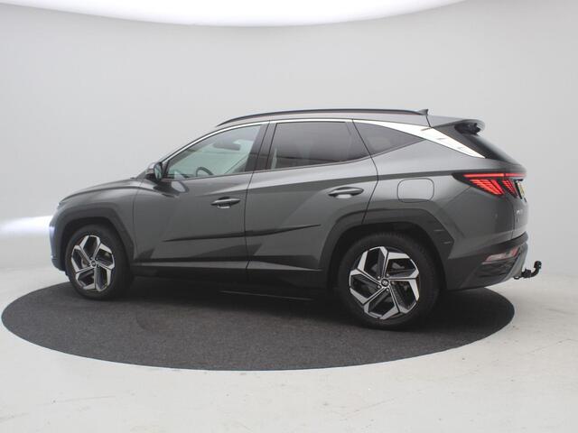 Hyundai TUCSON 1.6 T-GDI PHEV Premium 4WD AUTOMAAT /Trekhaak / 1ste Eigenaar / NL auto / Dealer onderhouden / Navigatie / Lederen bekleding / Stoelverwarming Voor & Achter / Adaptieve Cruise Control /
