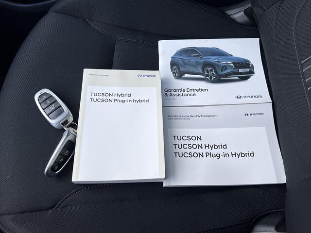 Hyundai TUCSON 1.6 T-GDI PHEV Plug-in Comfort 4WD Automaat / Fabrieksgarantie tot 04-2028 ** / Dealer onderhouden / Navigatie / Achteruitrijcamera / Apple Carplay Android / Dode hoek detectie / Stoelverwarming / 19" LM wielen /