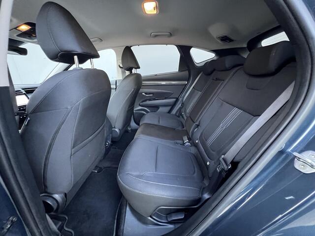 Hyundai TUCSON 1.6 T-GDI PHEV Plug-in Comfort 4WD Automaat / Fabrieksgarantie tot 04-2028 ** / Dealer onderhouden / Navigatie / Achteruitrijcamera / Apple Carplay Android / Dode hoek detectie / Stoelverwarming / 19" LM wielen /