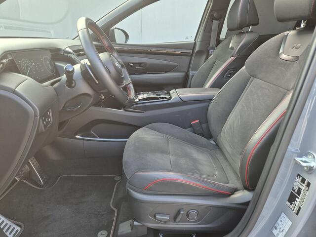 Hyundai TUCSON 1.6 T-GDI PHEV Plug-in N Line Sky 4WD Automaat / Fabrieksgarantie tot 10-2027 / Trekgewicht 1350 kg / Glazen schuif- en kanteldak / EAER bereik 62 km bereik stad 74 km / Elektrische achterklep / Stuur-, Stoel en Achterbank verwarming /