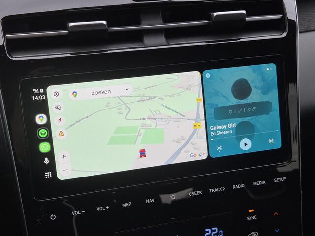 Hyundai TUCSON 1.6 T-GDI HEV Premium Sky Automaat / Fabrieksgarantie tot 03-2029 / Dealer onderhouden / Adaptief cruise control / Glazen schuif- en kanteldak / Elektrische achterklep / Stuur-, Stoel en Achterbank verwarming / Rondomzicht camera / Adaptief CC /