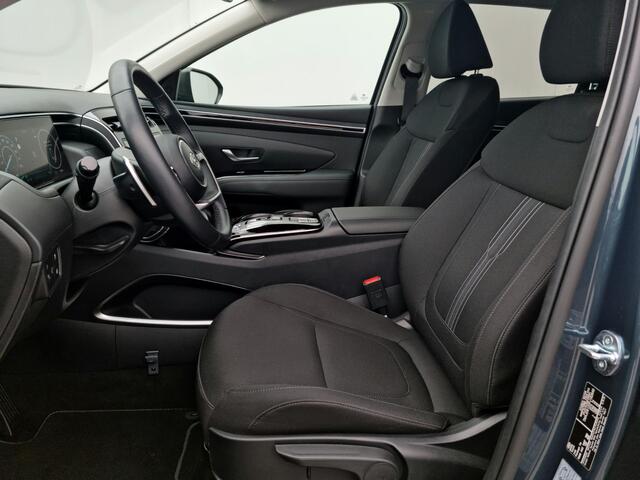 Hyundai TUCSON 1.6 T-GDI PHEV Comfort Smart 4WD / Vaste Trekhaak 13-polig (Trekgewicht 1.350kg) / Achteruitrijcamera / Stuur- en Stoelverwarming / Climate Control / Adaptieve Cruise Control / Apple Carplay & Android Auto / Keyless Entry & Start / Navigatie full map / E