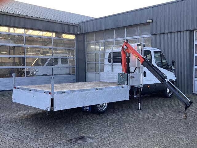 Iveco DAILY 35C17 3.0 410 170PK Automaat Palfinger Laadkraan Airco Cruise controle Trekhaak 3500kg trekgewicht 2-Persoons Open laadbak Pick-up P-up Bakwagen 1e eigenaar Euro 5