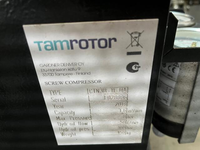 Iveco DAILY 35S16 2.3 Open Laadbak / HMF Kraan / Euro 6 / Compressor / Trekhaak 3500 KG / Airco / Cruise Control / 3-Zits / 69.100 KM !!