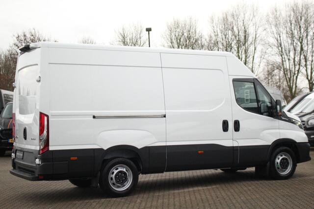Iveco DAILY 35S16 2.3 160pk 352 L2H2 | Automaat | Facelift | Carplay/Android | Gev. stoel | 3500kg trekgew. | Lease 771,- p/m