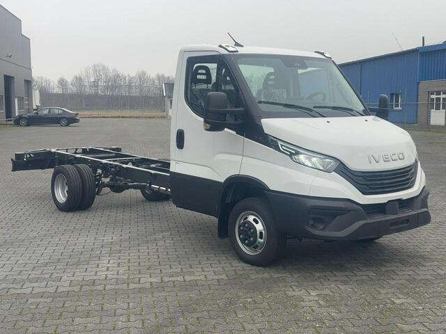 Iveco DAILY 35C18 180 pk H6 Chassis 4100 mm Dubbel lucht Navi, Airco ECC, Cruise, LED Koplampen, Nwe Model, 3-Zits