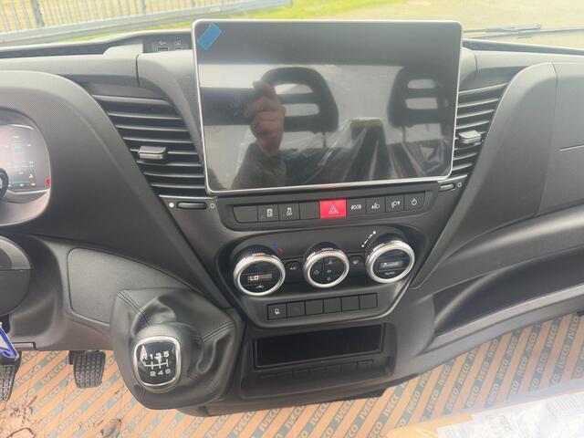 Iveco DAILY 35C18 180 pk H6 Chassis 4100 mm Dubbel lucht Navi, Airco ECC, Cruise, LED Koplampen, Nwe Model, 3-Zits