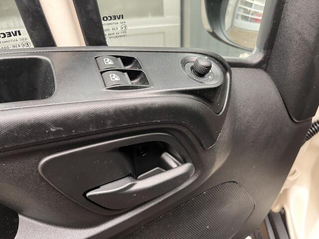 Iveco DAILY 35S11D 2.3 3 zijden kipper Airco Telefoonverbinding Gereedschapskist Stuuwielbediening Open laadbak Pick-up P-up Kieper Bakwagen 1e eigenaar Euro 5 Bpm vrij voor particulier gebruik!!