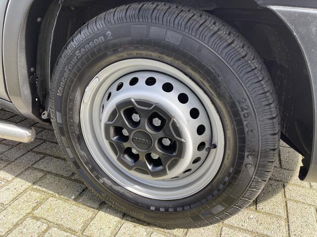 Iveco DAILY 35S14V 2.3 410 automaat L4H2 ( L3H2 ) / vaste prijs rijklaar ¤ 23.950 ex btw / lease vanaf ¤ 428 / airco / cruise control / trekhaak 3500 kg / laadruimte 375 cm lang !