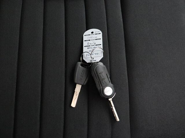 Iveco DAILY 35C16 Bakwagen+Laadklep | Airco | 3-Persoons | 750Kg Laadklep