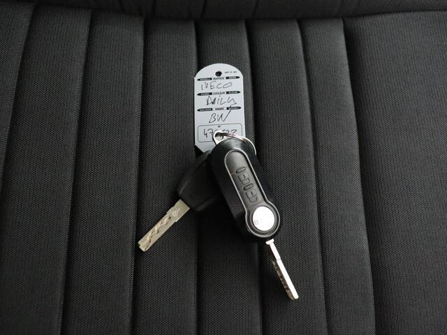 Iveco DAILY 35C16 Bakwagen+Laadklep | Airco | 3-Persoons | 750Kg Laadklep