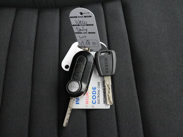 Iveco DAILY 35C16 Bakwagen+Laadklep | Airco | 3-Persoons | 750Kg Laadklep