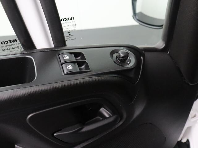 Iveco DAILY 35C16 Bakwagen+Laadklep | Airco | 3-Persoons | 750Kg Laadklep