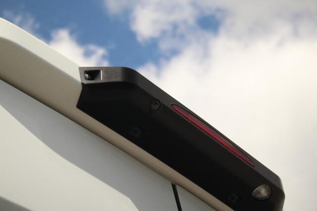 Iveco DAILY 35S18A8 3.0 180pk L4H2 Automaat | Adap. Cruise| L + R Schuifdeur | 3500kg trekgew. | Gev. Stoel | Camera | Navi | Clima | Lease 537,- p/m