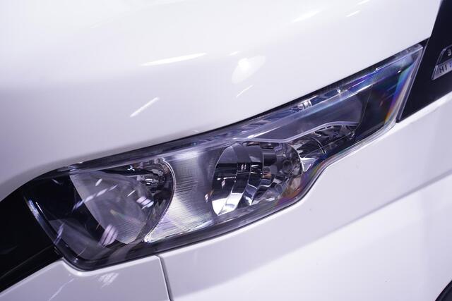 Iveco DAILY 35S14 140 pk Aut. Koel-vries Bakwagen Automaat Airco, Apple Carplay, LxBxH 400x206x210 cm, 2-Zits