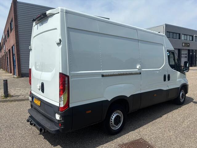 Iveco DAILY 35S16 L3H2 Automaat Airco Cruisecontrol Trekhaak EURO 6