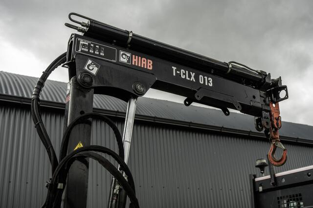 Iveco DAILY 35S18D 375 | 3.0 180PK | Hiab 013 | 3.5T Trekgewicht | Automaat | Climate | Camera | Euro 6