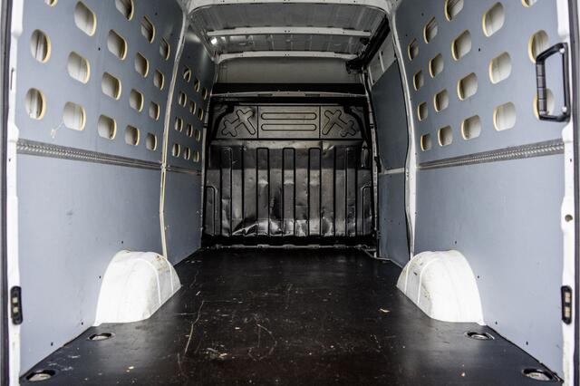 Iveco DAILY **35S14V 2.3 L2H2 | Automaat | Euro 6 | Cruise | Climate | 3500 KG Trekgewicht | Trekhaak**