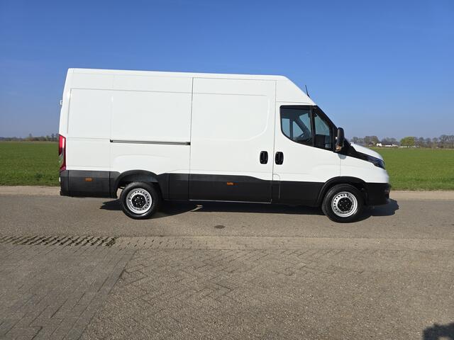 Iveco DAILY 35S14V 2.3 352L H2 - 140 Pk - Euro 6 - Airco - Cruise Control