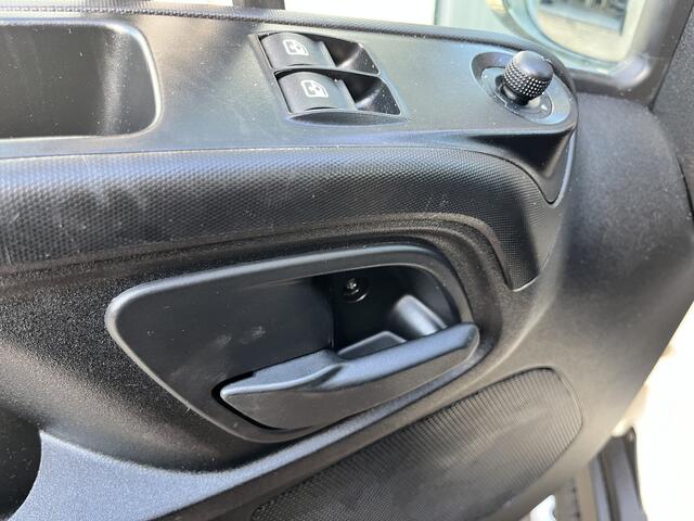 Iveco DAILY 35S11D 2.3 345 Airco Trekhaak 3500kg trekgewicht 6-Persoons Open laadbak Pick-up P-up Bakwagen 1e eigenaar Euro 5 Bpm vrij voor particulier gebruik!!