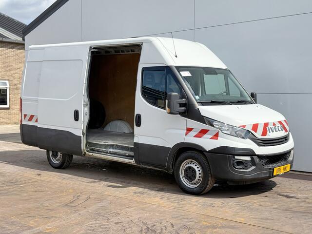 Iveco DAILY 35S14 2.3 L2H2 Cruise Control Climate Control 3.5t Trekhaak Lucht geveerde stoel
