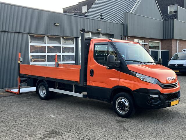 Iveco DAILY 35C14 375 Trekhaak 3500kg Laadklep 500kg Navigatie Open laadbak Pick-up Euro 6 Bpm vrij Bakwagen p-up 136pk 1e eigenaar Dealer onderhouden