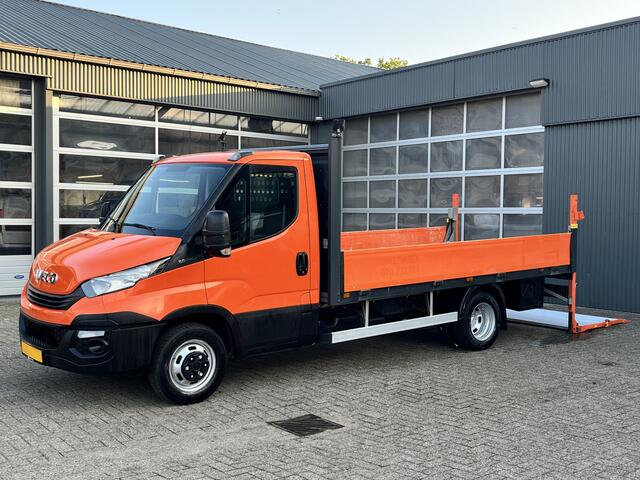 Iveco DAILY 35C14 375 Trekhaak 3500kg Laadklep 500kg Navigatie Open laadbak Pick-up Euro 6 Bpm vrij Bakwagen p-up 136pk 1e eigenaar Dealer onderhouden