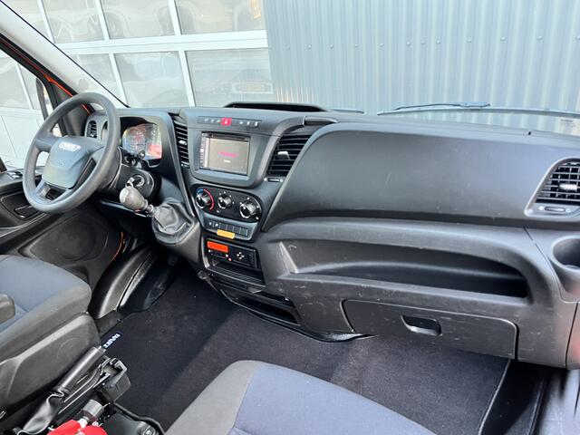Iveco DAILY 35C14 375 Trekhaak 3500kg Laadklep 500kg Navigatie Open laadbak Pick-up Euro 6 Bpm vrij Bakwagen p-up 136pk 1e eigenaar Dealer onderhouden