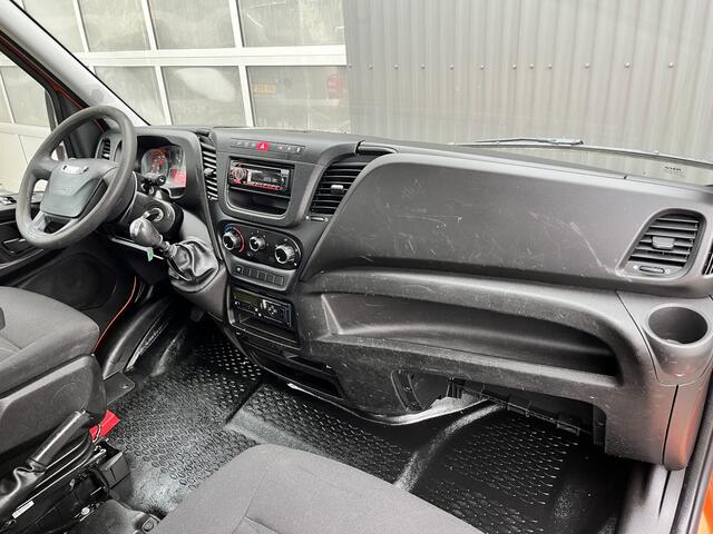 Iveco DAILY 35C15 2.3 375 Trekhaak 3500kg Laadklep 500kg Navigatie Open laadbak Pick-up Euro 5 Bpm vrij Bakwagen p-up 1e eigenaar Dealer onderhouden