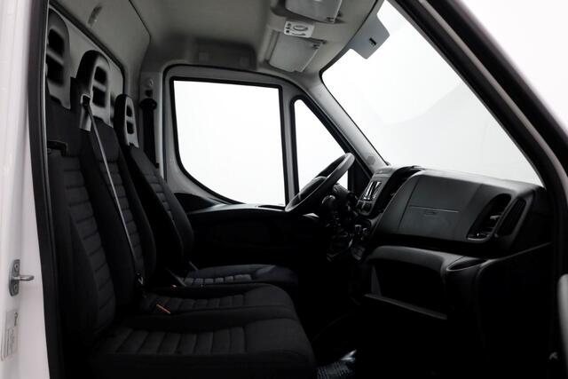 Iveco DAILY 35C16 160pk XXL Bakwagen met laadklep L449/B215 01-2024