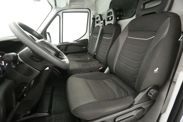 Iveco DAILY 35S16V 157PK L3H2 | 3500KG Trekgew. | Airco | 3 Persoons | Parkeersensoren |