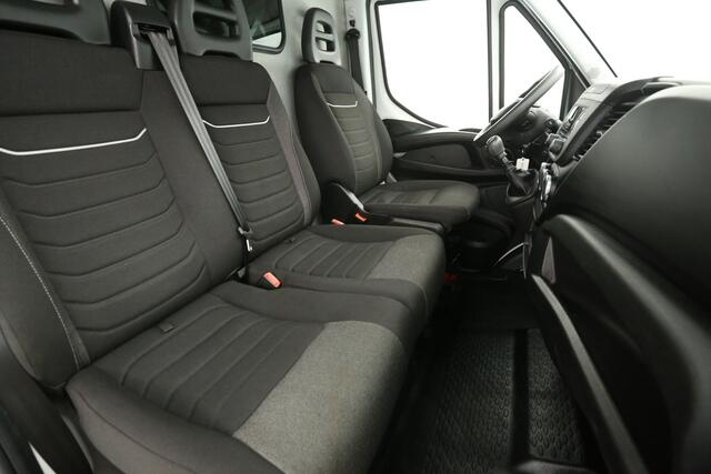 Iveco DAILY 35S16V 157PK L3H2 | 3500KG Trekgew. | Airco | 3 Persoons | Parkeersensoren |