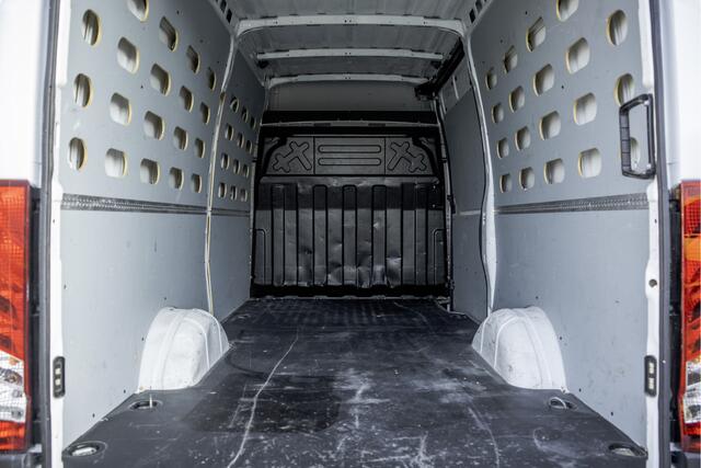 Iveco DAILY **35S14V 2.3 L2H2 | Automaat | Euro 6 | Cruise | Climate | 3500 KG Trekgewicht | Trekhaak**