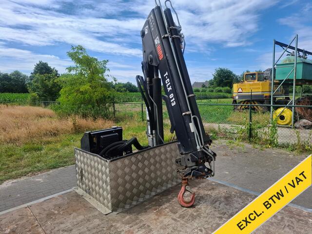 Iveco DAILY 3.0I CNG Kraan Laadbak AUT-6 HIAB 3-Persoons Ecc Trekhaak Camera Blue power Alpine 2-Din Infotainment Sys. Bluetooth Opbergkasten Betonplex Vloer Compressed Natural Gas (CNG) EURO-6 375 35S14N Voertuig 1e Eigenaar Euro 6