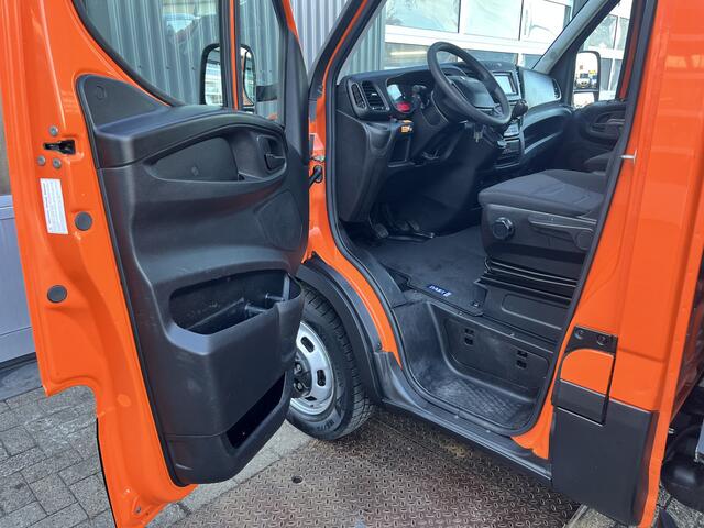 Iveco DAILY 35C14 2.3 375 Laadklep 500kg Trekhaak 3500kg trekgewicht Airco 2-Persoons Open laadbak Pick-up P-up Bakwagen Telefoonverbinding 1e eigenaar Euro 6 Bpm vrij !!!
