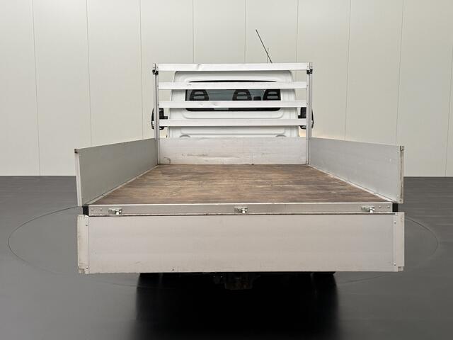 Iveco DAILY 35C16V Open Laadbak | Dubbellucht | Luchtvering | 3500Kg Trekhaak | Airco | Cruise | 3-Persoons