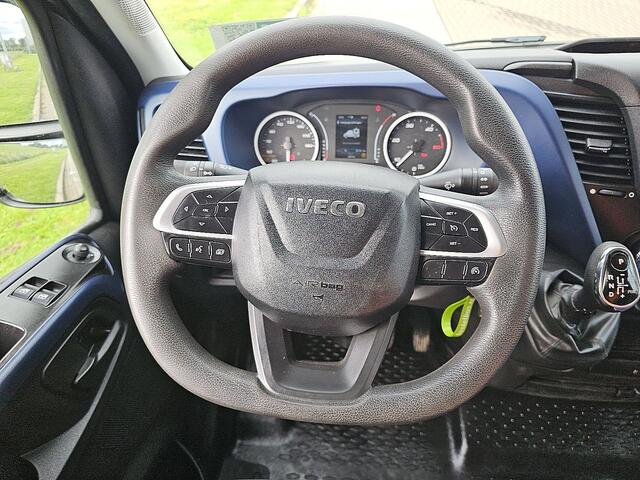 Iveco DAILY 35S14V 2.3 352 L2H2 3.5T-Trekhaak Automaat Airco Euro6!