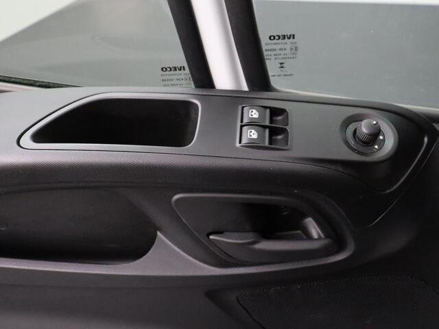 Iveco DAILY 35C16 Bakwagen+Laadklep | Airco | Cruise | 3-Persoons