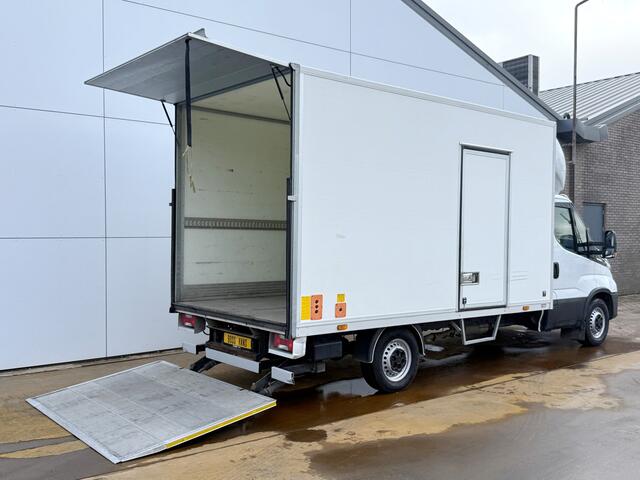 Iveco DAILY 35S16 2.3 Automaat Laadklep LED Climate Control Cruise Control Standkachel Camera Navigatie Koffer Bakwagen Meubelbak