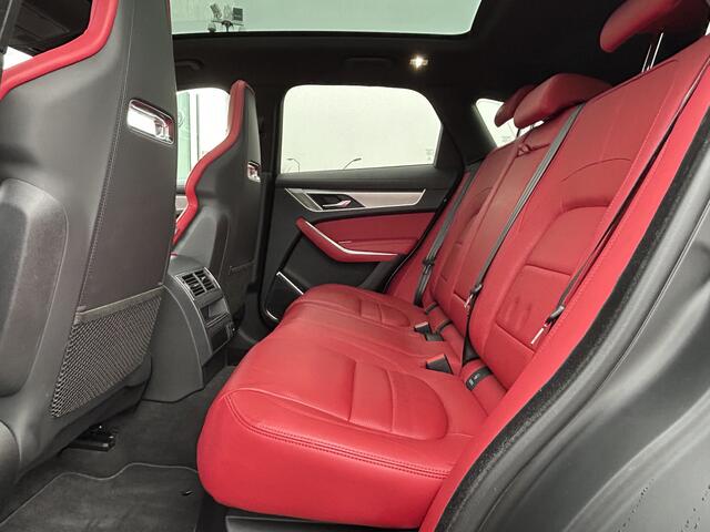 Jaguar F-PACE 3.0 P400 6-cil. 400pk R-Dynamic SE | 6-cilinder 400pk | Head-up Display | Performance stoelen met koelfunctie |