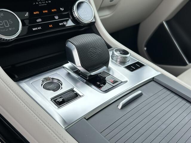 Jaguar F-PACE 5.0 P550 550pk AWD V8 SVR | Origineel NL | Nieuw door ons geleverd | Ultra Blue Metallic |