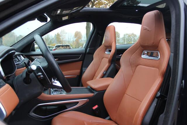 Jaguar F-PACE 2.0 P400e PHEV R-Dynamic HSE / Panoramadak / Camera / Head-up / Kuipstoelen / Meridian / Keyless / 21'' / Matrix LED / CarPlay / Stuur+Stoelverwarming / DAB / Dodehoek / ACC