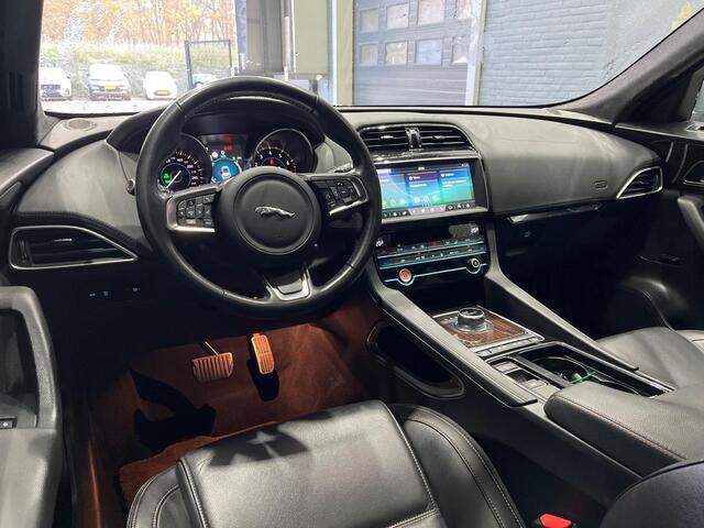 Jaguar F-PACE 2.0t AWD Portfolio | Panoramadak | ACC | Trekhaak | Meridian Sound | Getint Glas | Camera